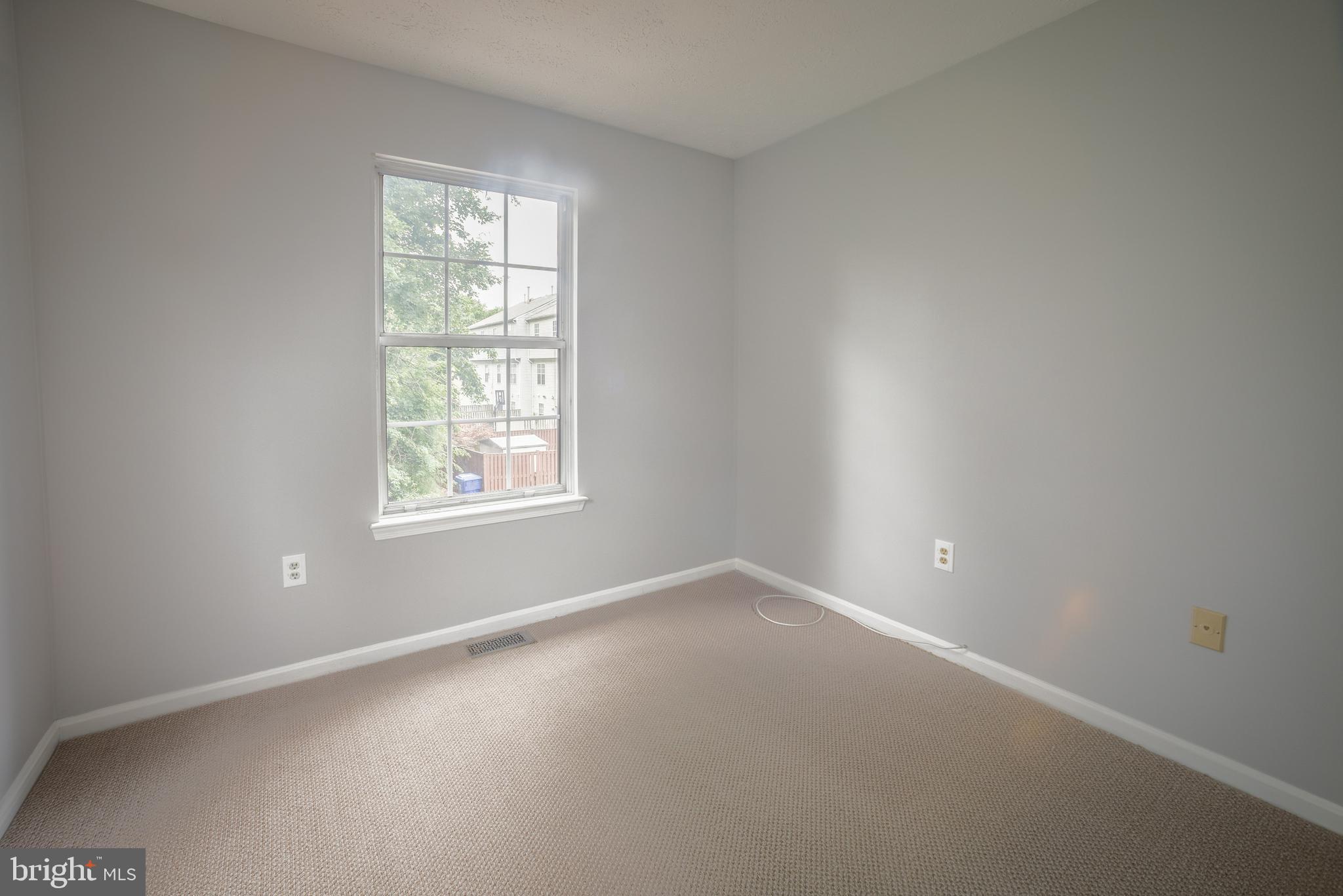 KINGSTON WOODS SUB - Residential Lease