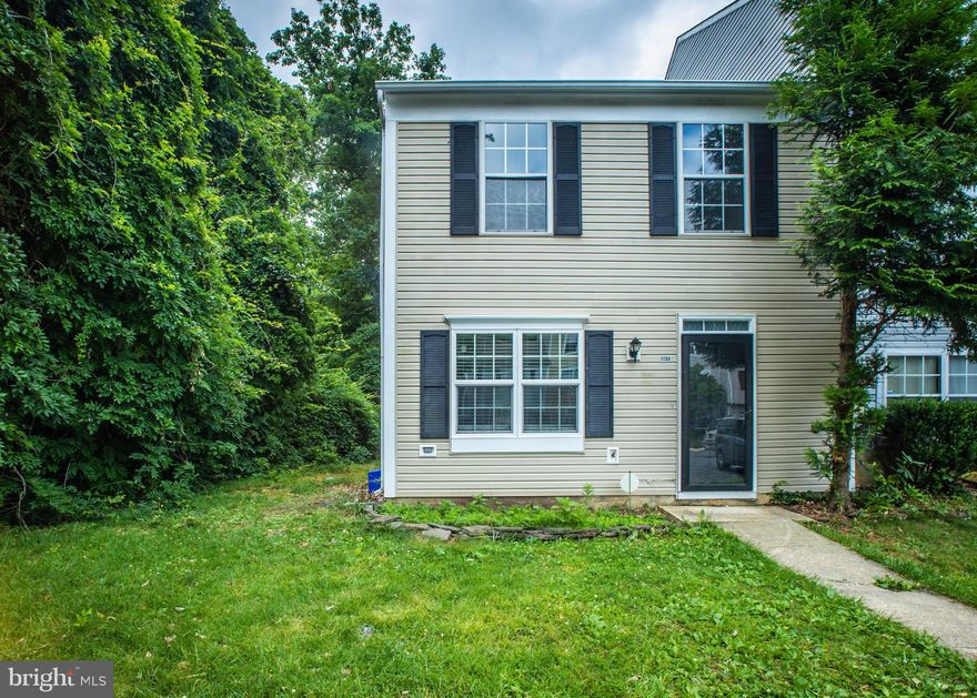 2 Level townhome in a quiet neighborhood, close to shopping and 301/5..  This 3 bedroom 2.5 bath features wide plank flooring and freshly painted walls.

Property will be professionally cleaned before occupancy.