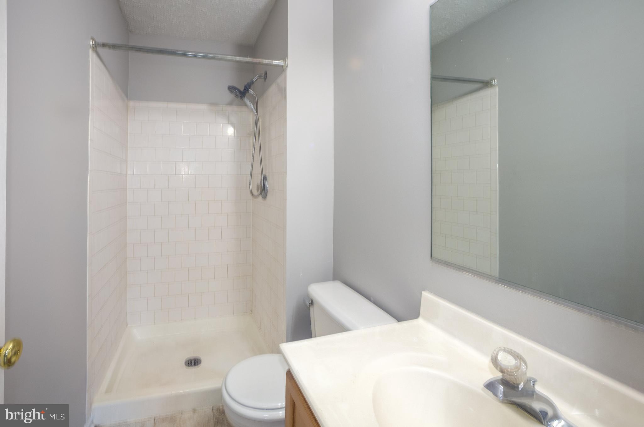 KINGSTON WOODS SUB - Residential Lease