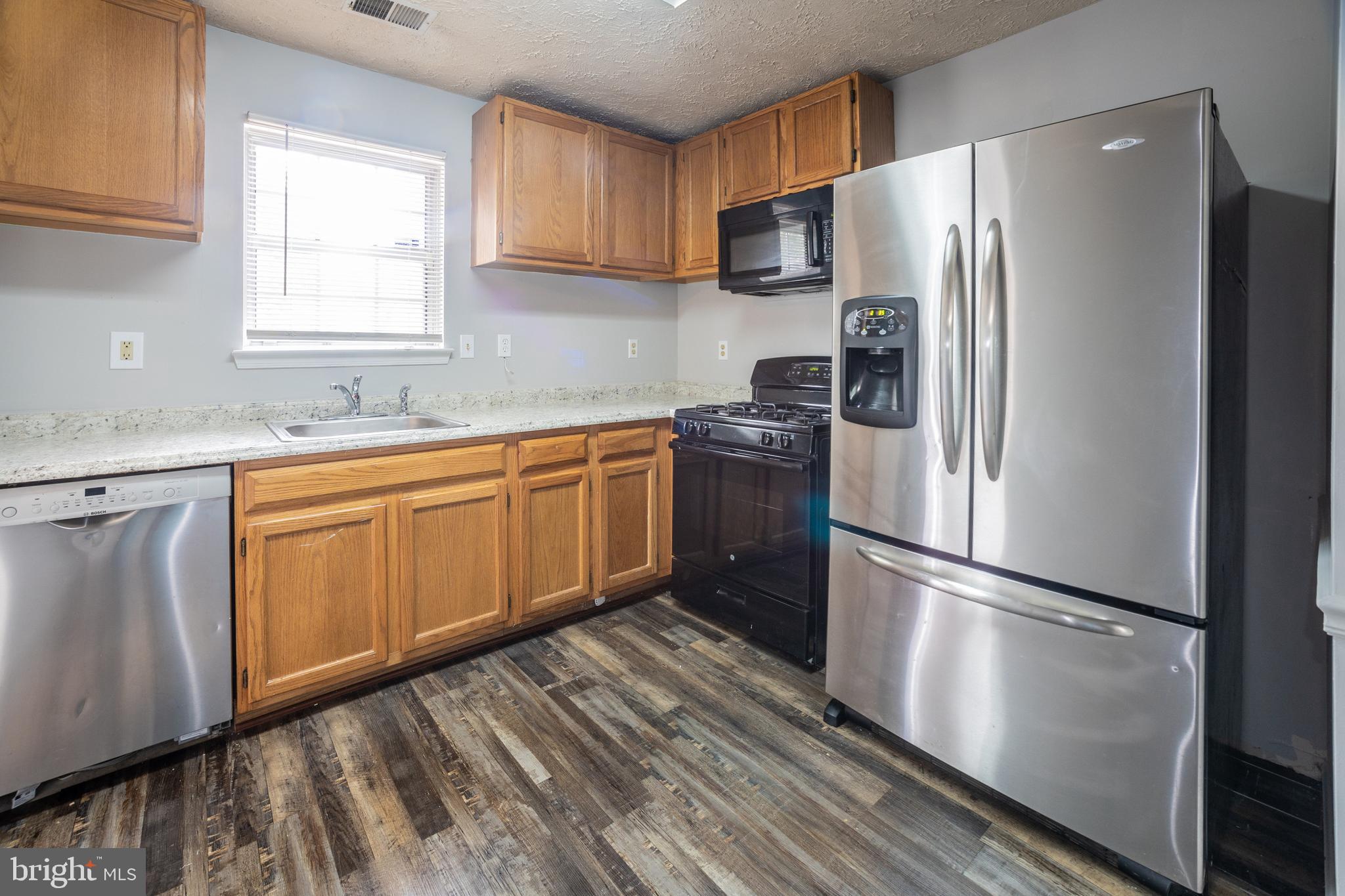 KINGSTON WOODS SUB - Residential Lease