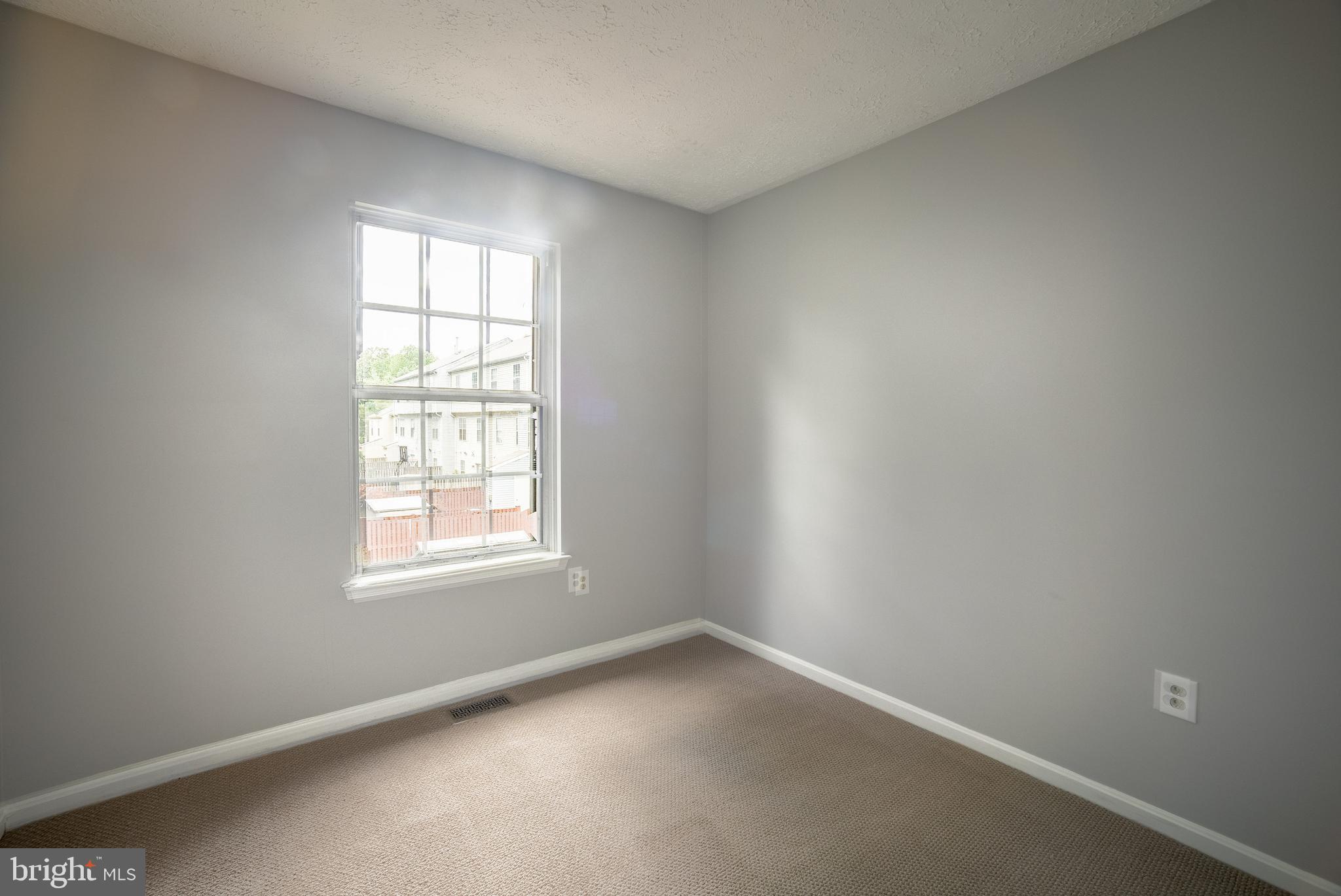 KINGSTON WOODS SUB - Residential Lease