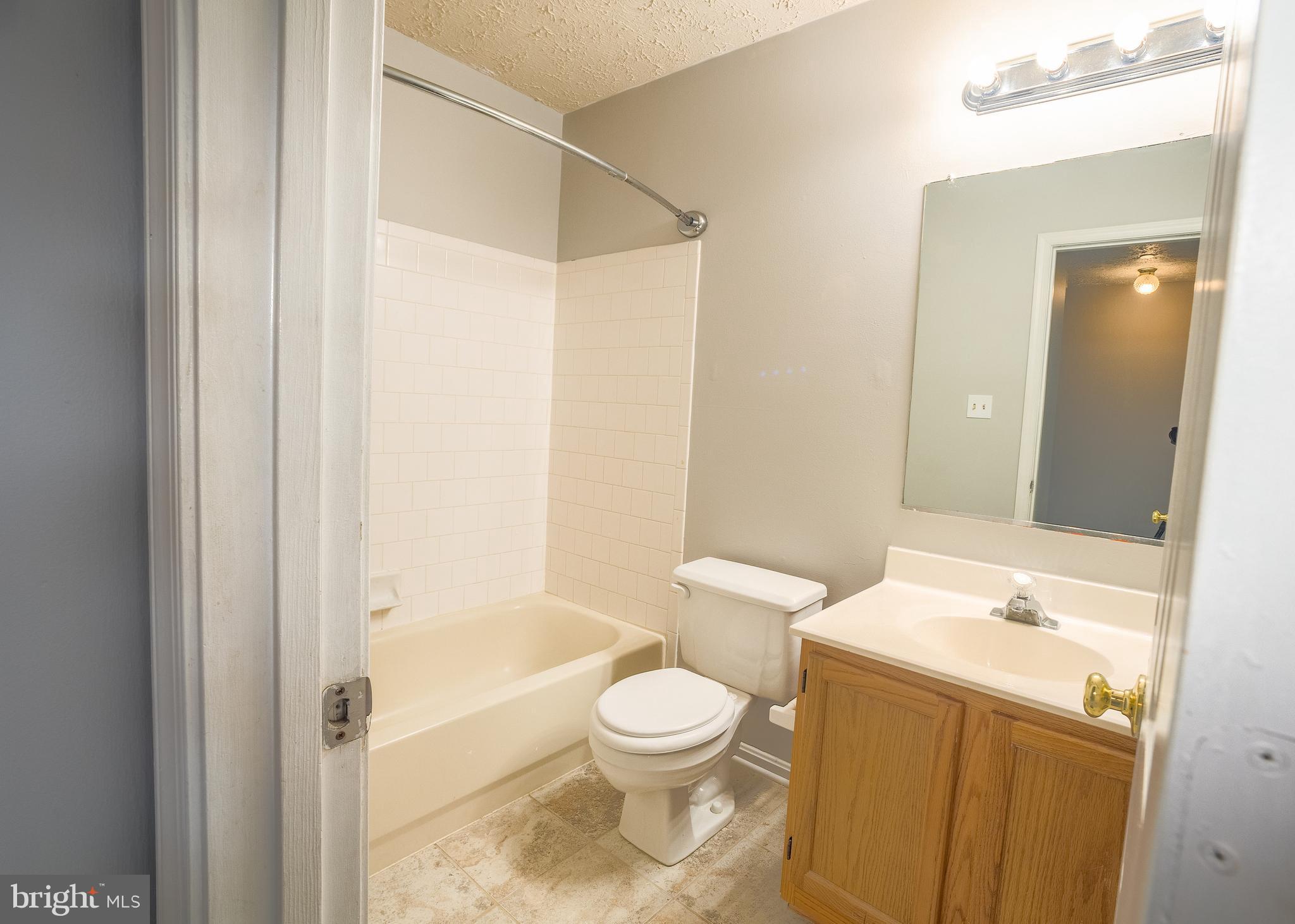 KINGSTON WOODS SUB - Residential Lease