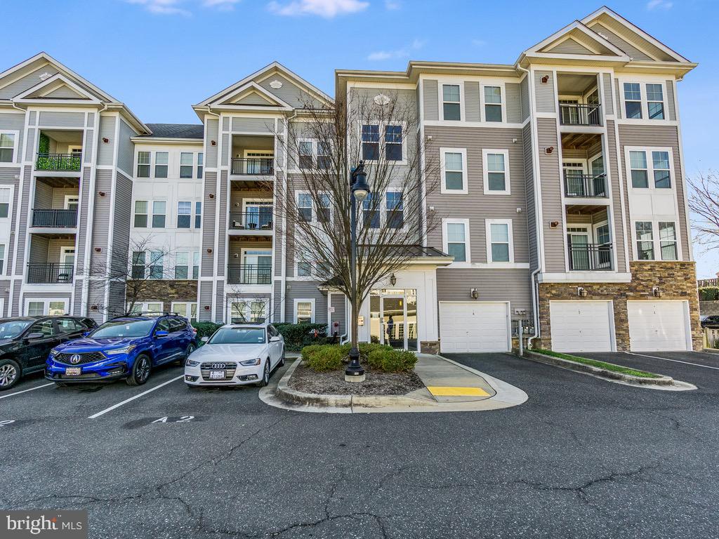 THE ADDISON AT ST PAUL - Residential Lease