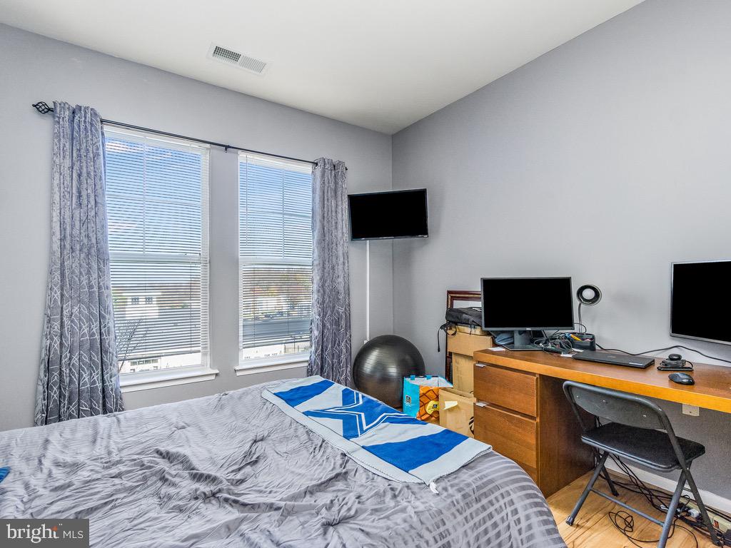 THE ADDISON AT ST PAUL - Residential Lease