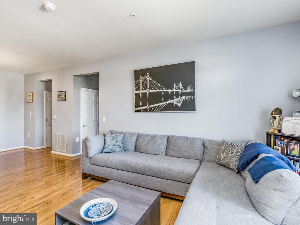 THE ADDISON AT ST PAUL - Residential Lease