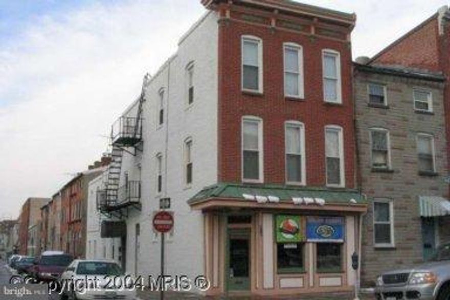 One bedroom apartment on the 3rd floor of 914 Light St located in the heart of Federal. Spacious rooms fully appointedkitchen . central air and washer/dryer