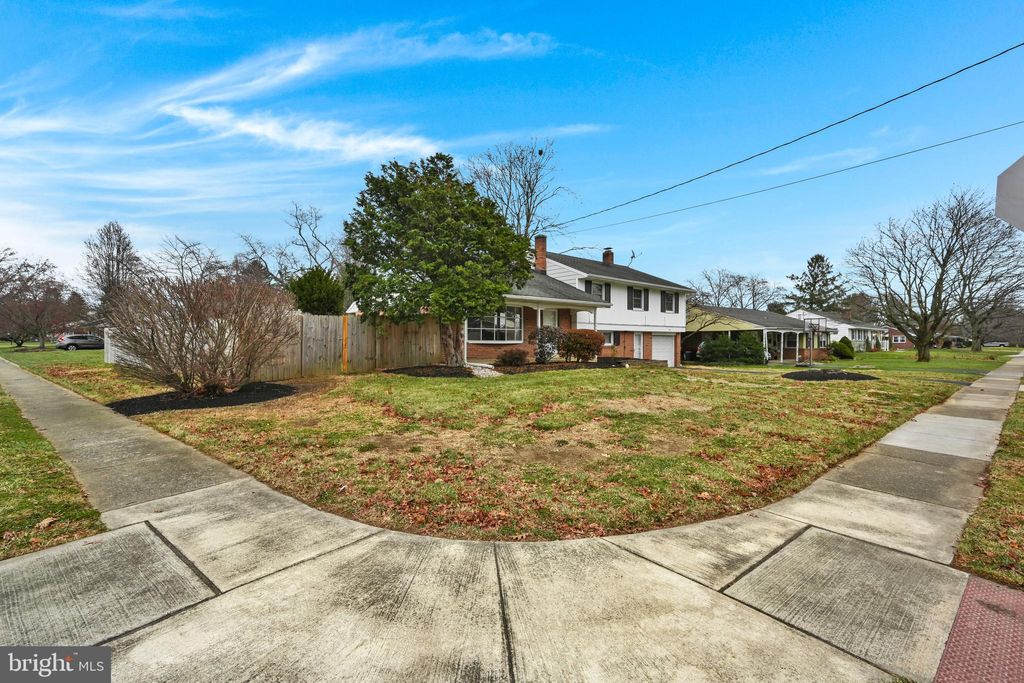 Photo of 446 Penn View Drive, MILLERSVILLE, PA 17551 (MLS # PALA2060800)