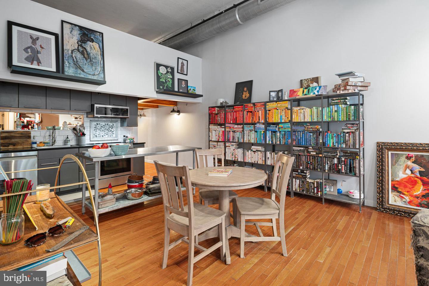 1027 ARCH STREET 31 207