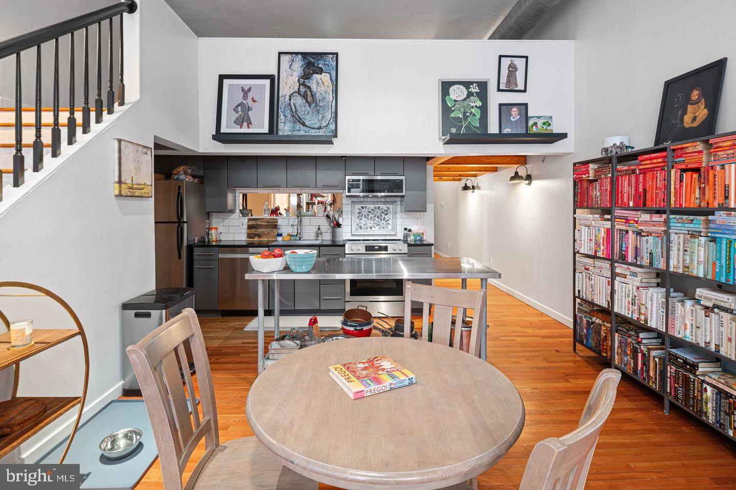 1027 ARCH STREET 31 207