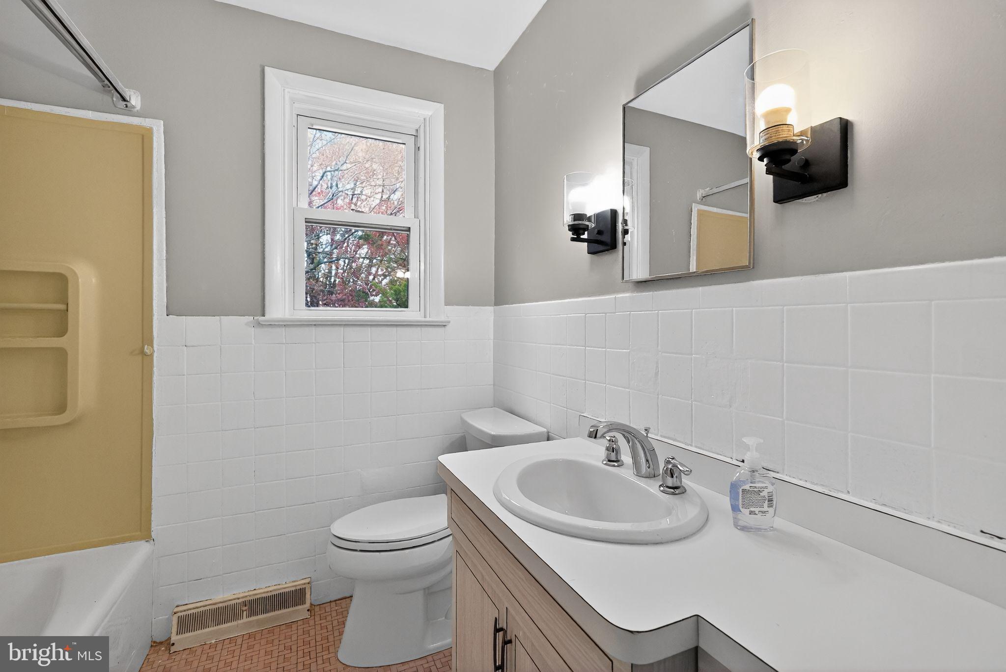 SPEEDWAY - Residential Lease