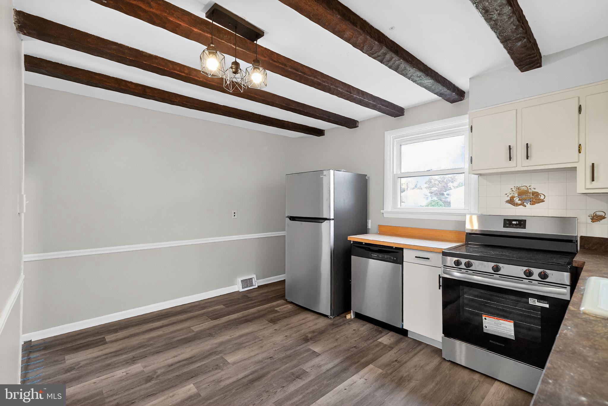 SPEEDWAY - Residential Lease