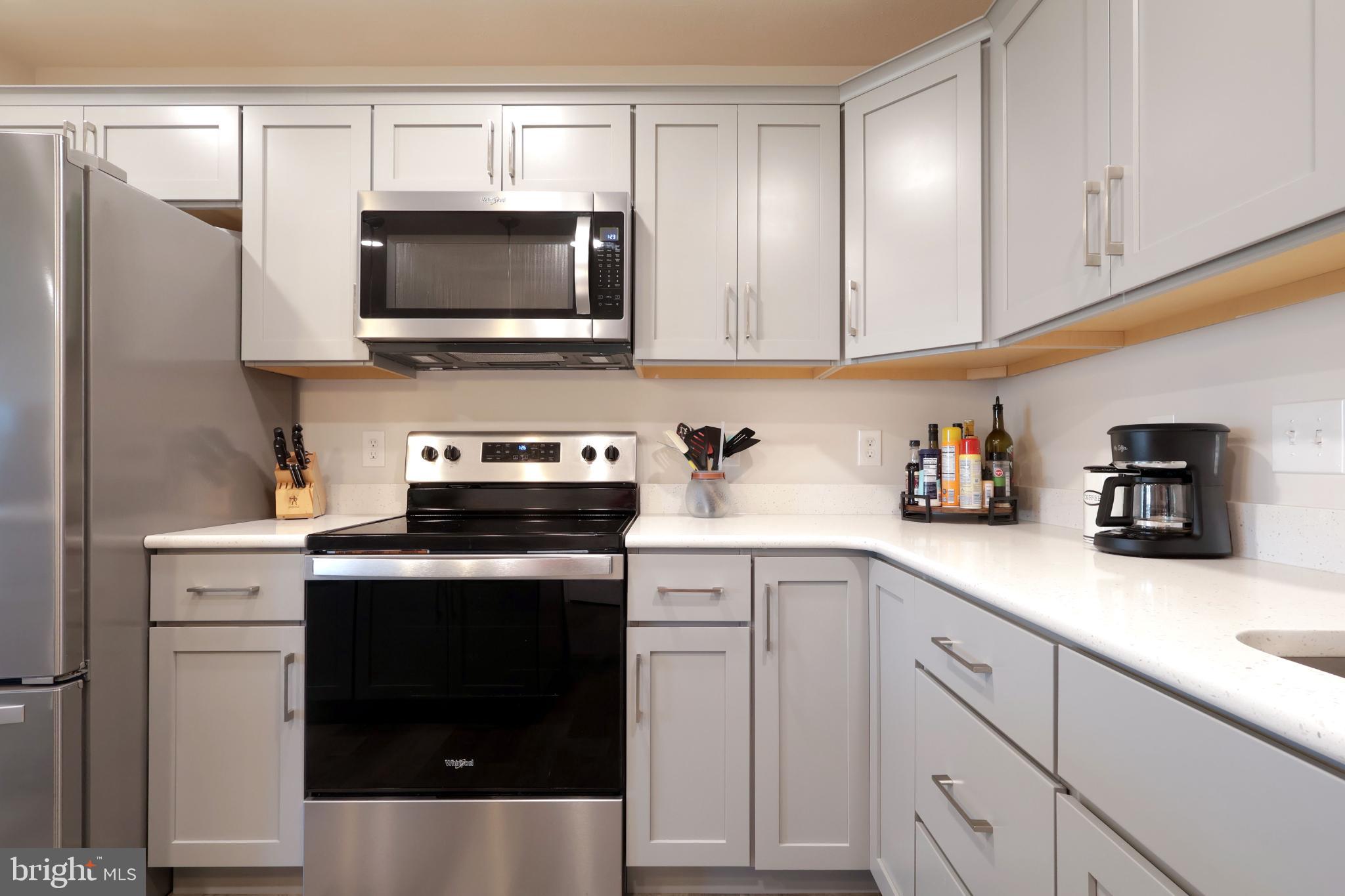 GRAYS POINTE - Residential