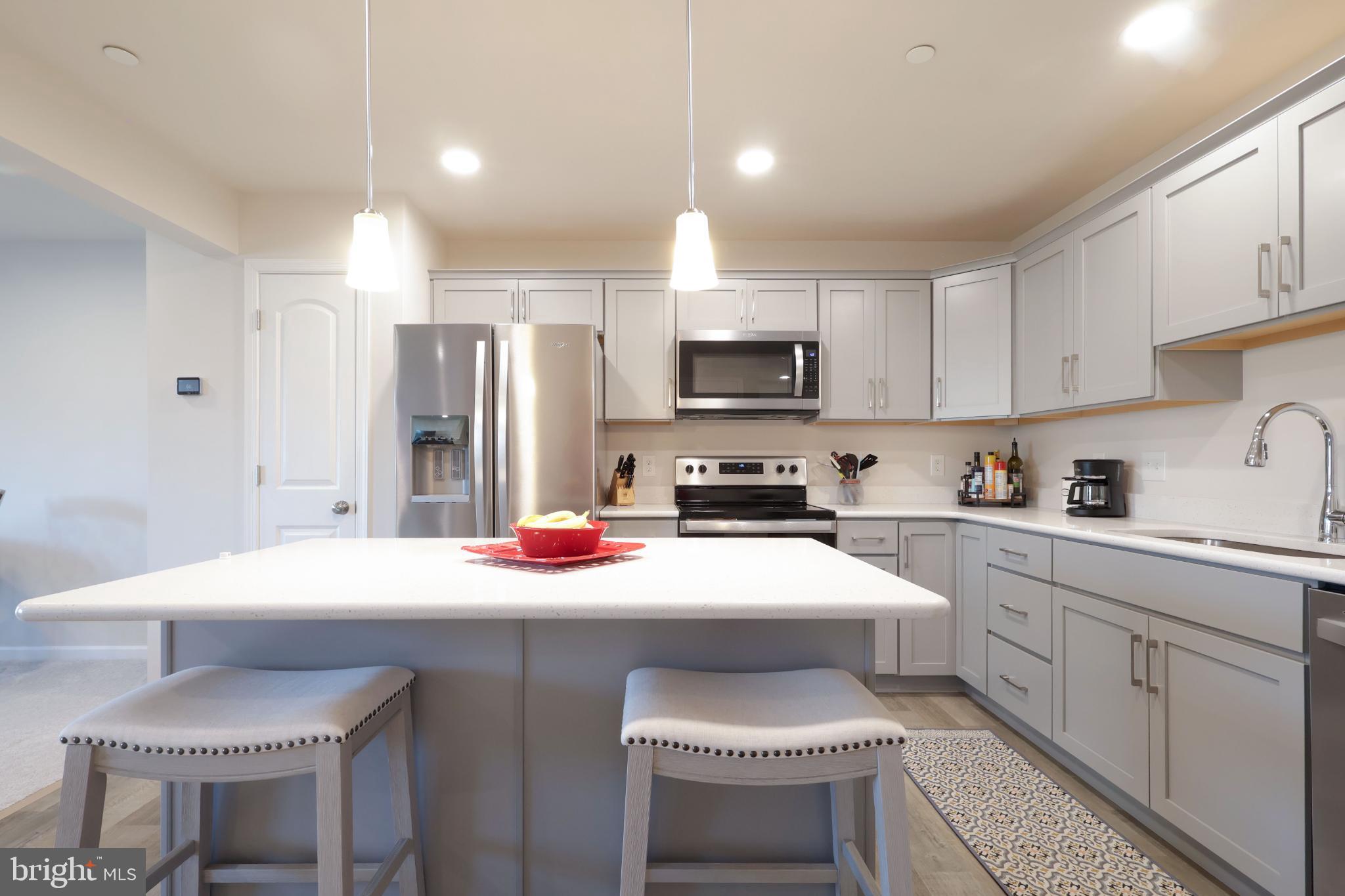 GRAYS POINTE - Residential