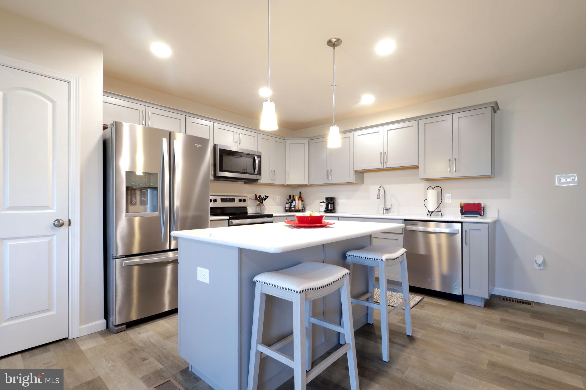 GRAYS POINTE - Residential