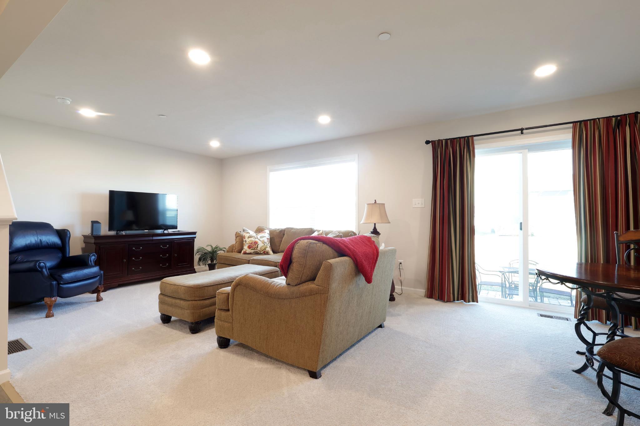 GRAYS POINTE - Residential