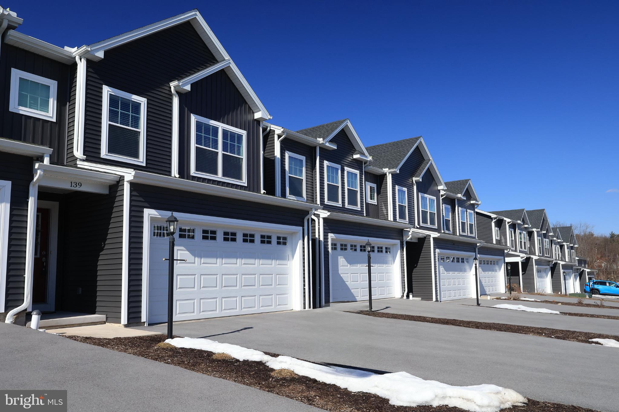 GRAYS POINTE - Residential