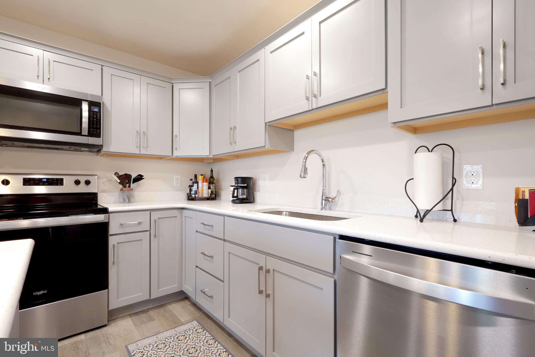 GRAYS POINTE - Residential