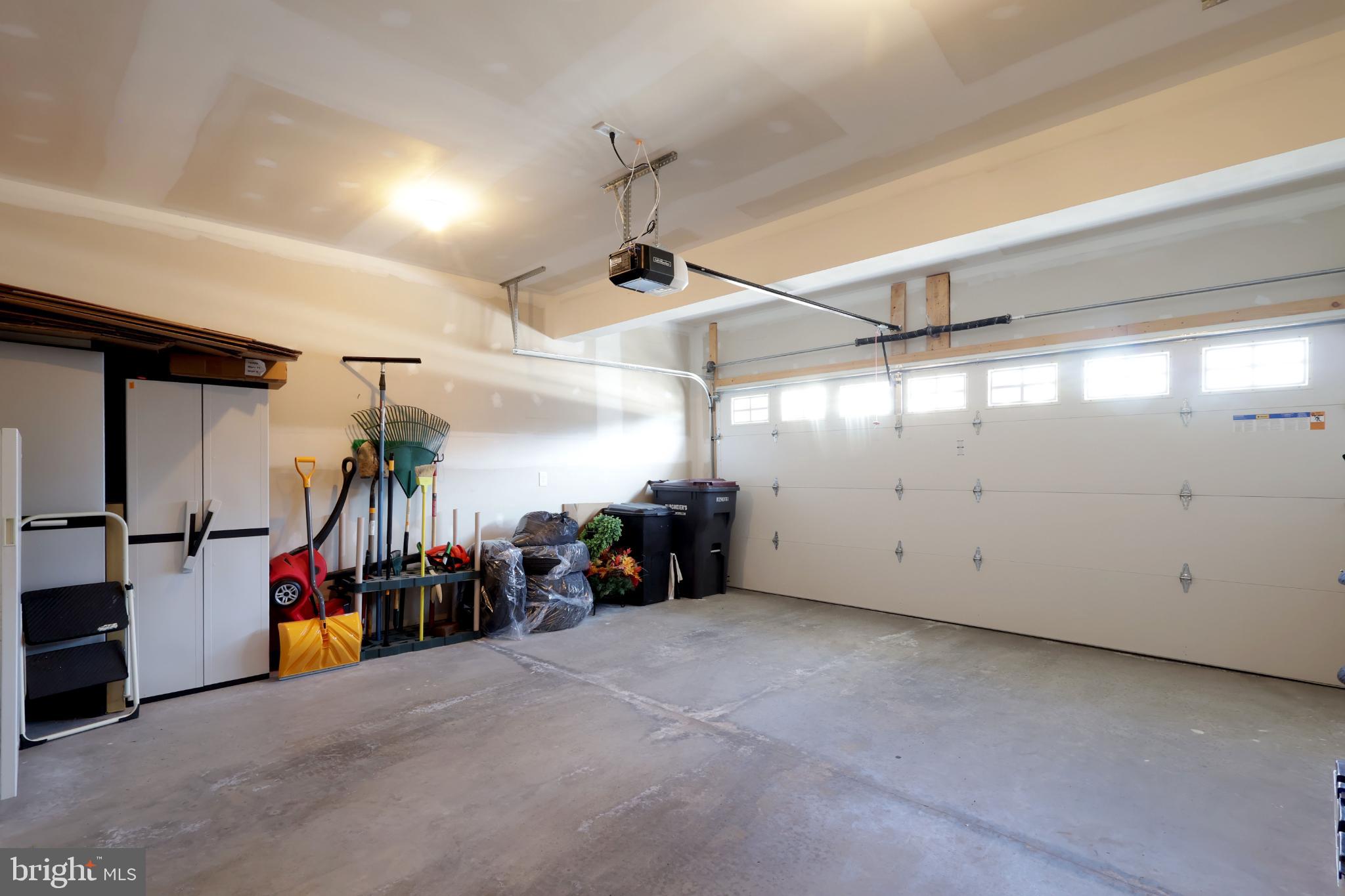 GRAYS POINTE - Residential