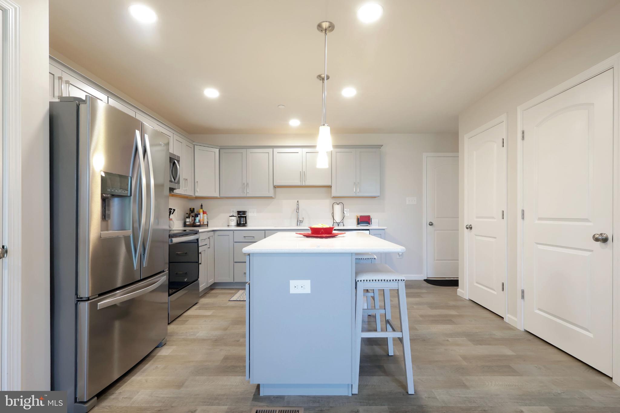 GRAYS POINTE - Residential