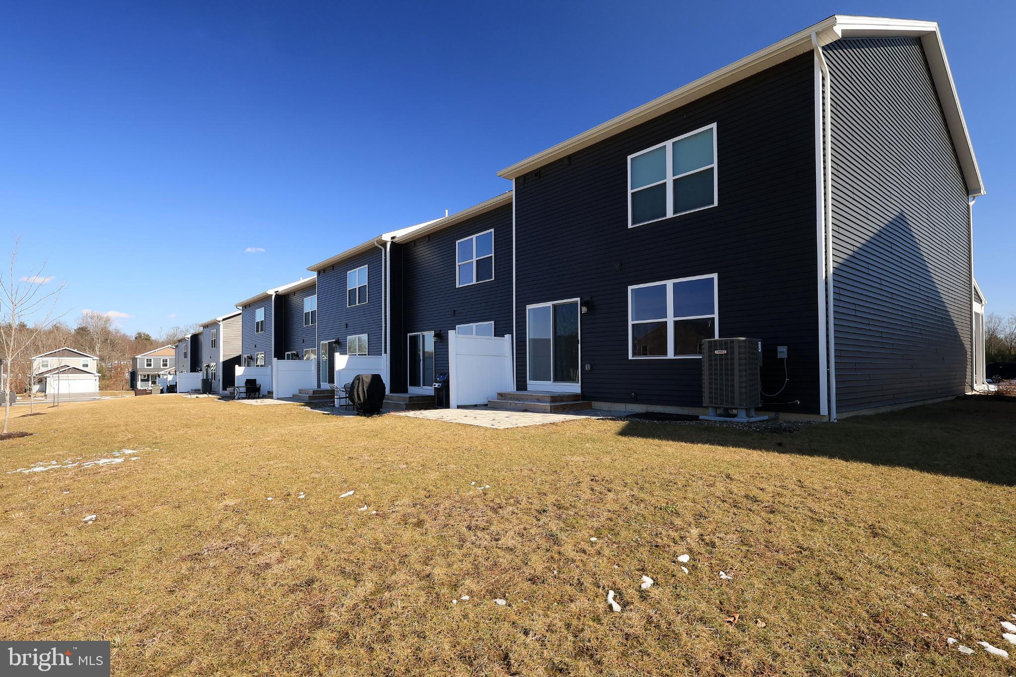 GRAYS POINTE - Residential