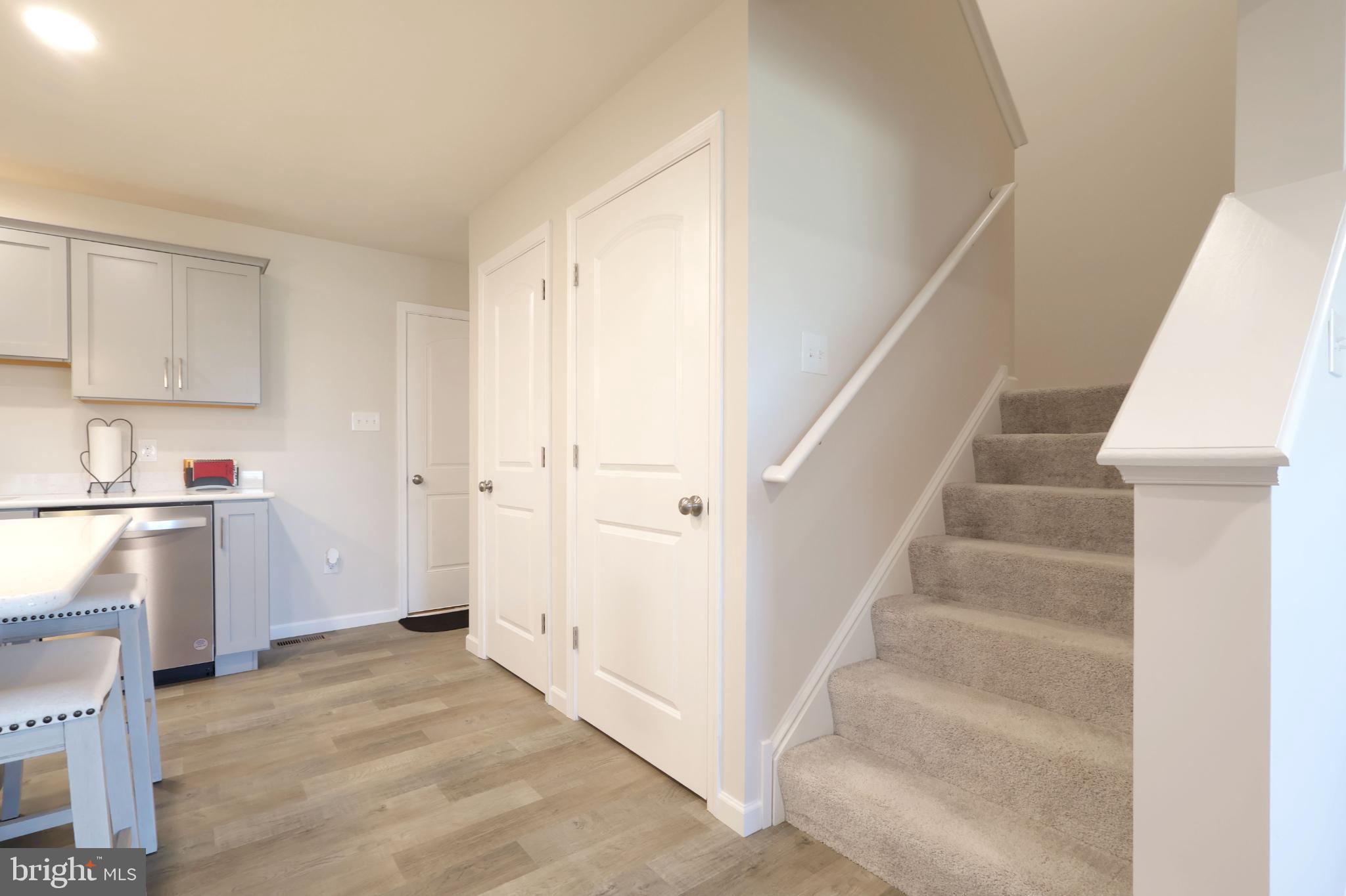 GRAYS POINTE - Residential