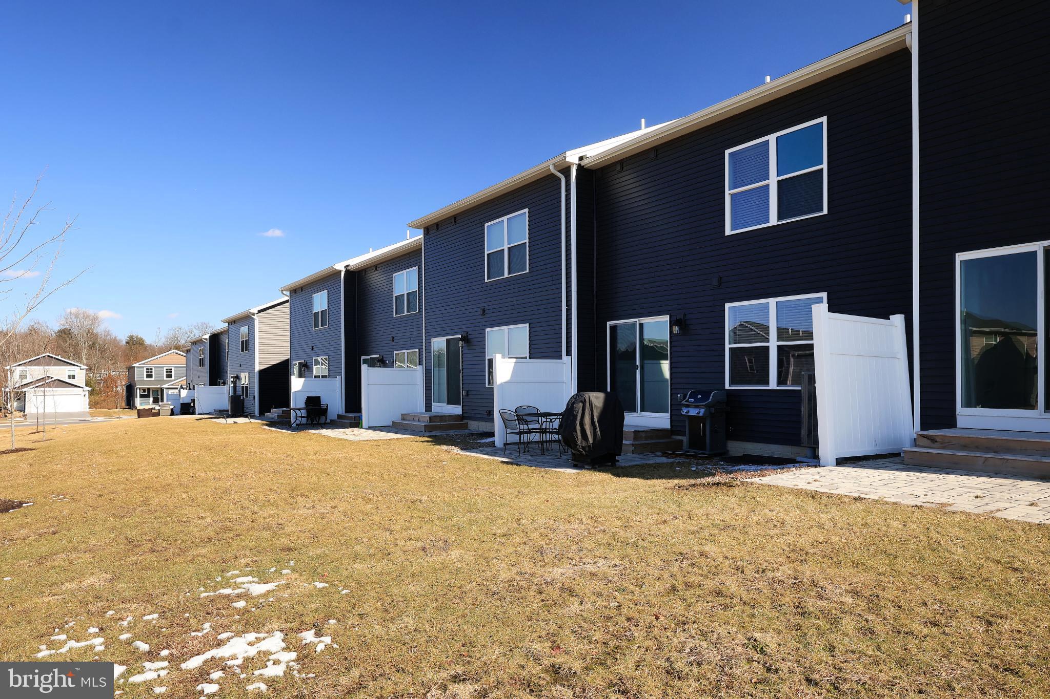 GRAYS POINTE - Residential