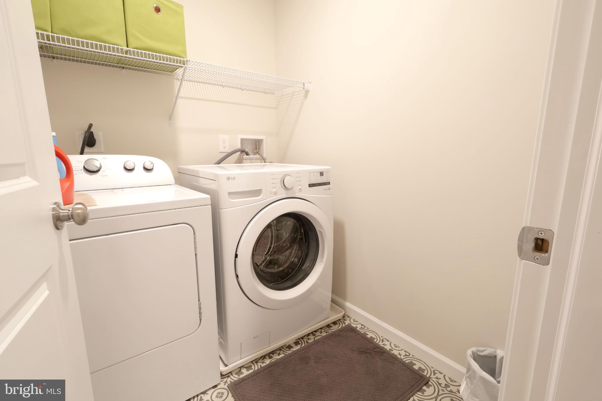 GRAYS POINTE - Residential