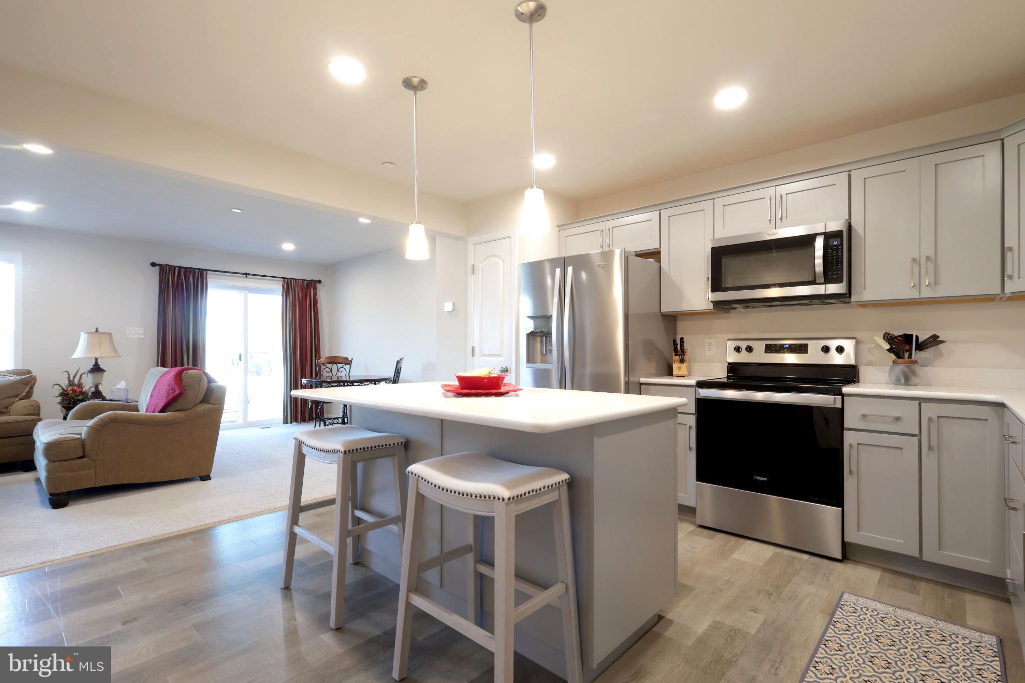 GRAYS POINTE - Residential