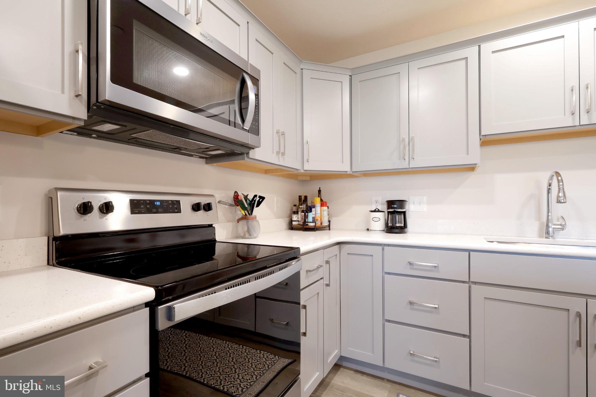 GRAYS POINTE - Residential