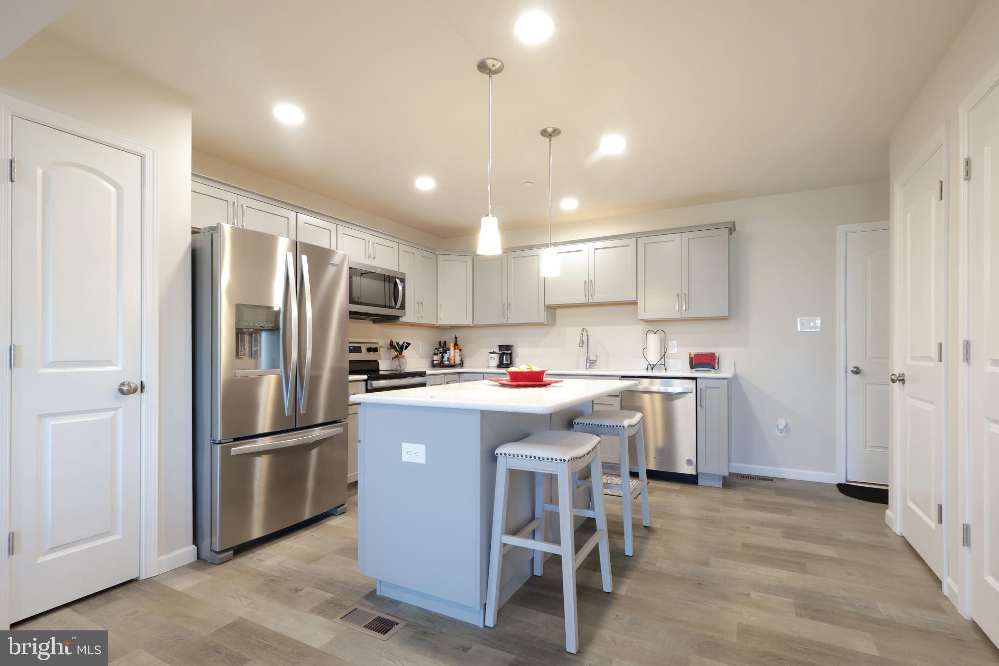 GRAYS POINTE - Residential