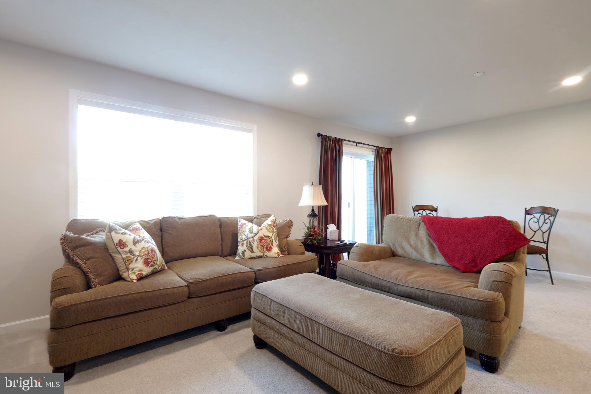 GRAYS POINTE - Residential