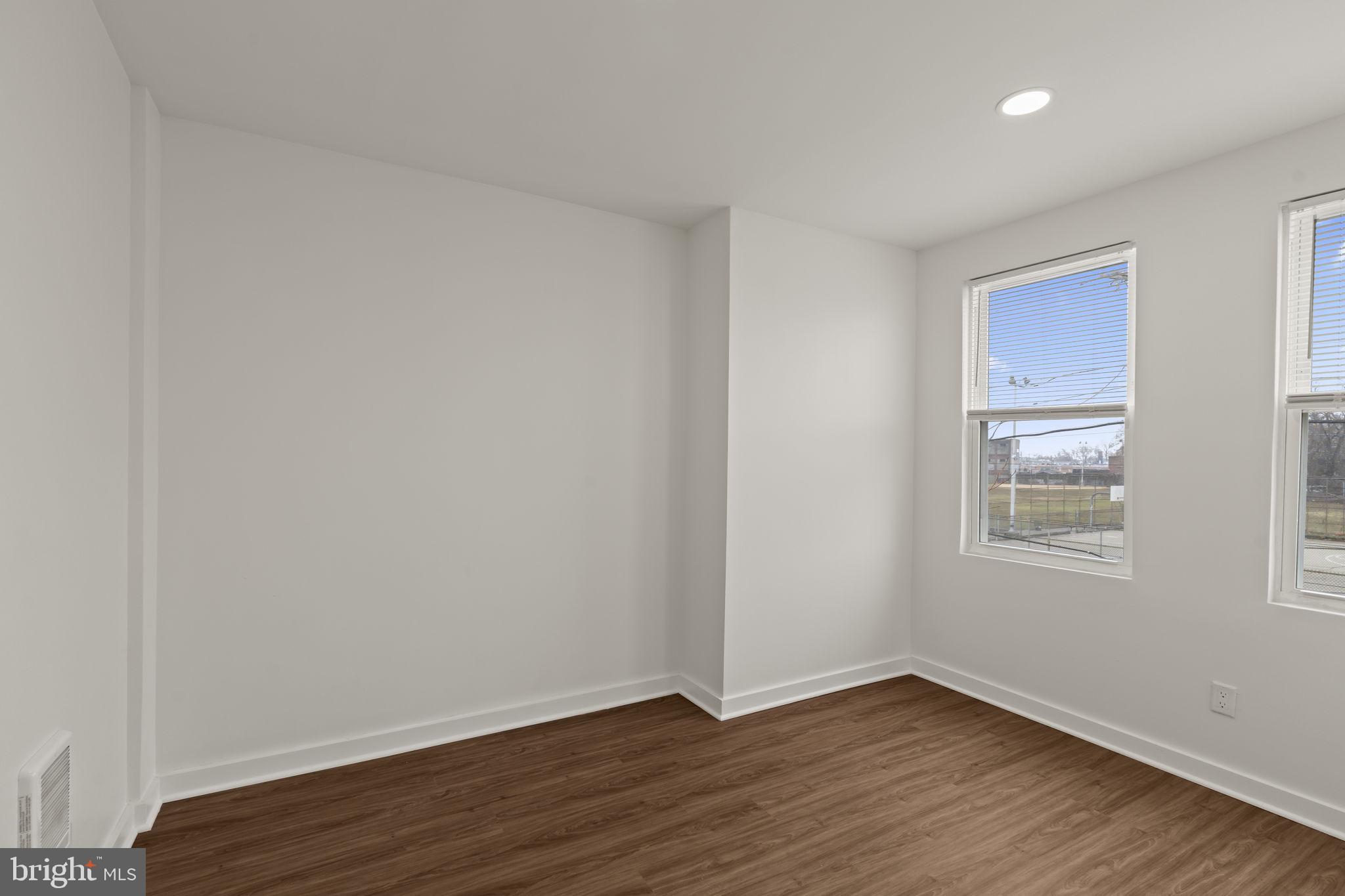 NORTHWOOD - Residential