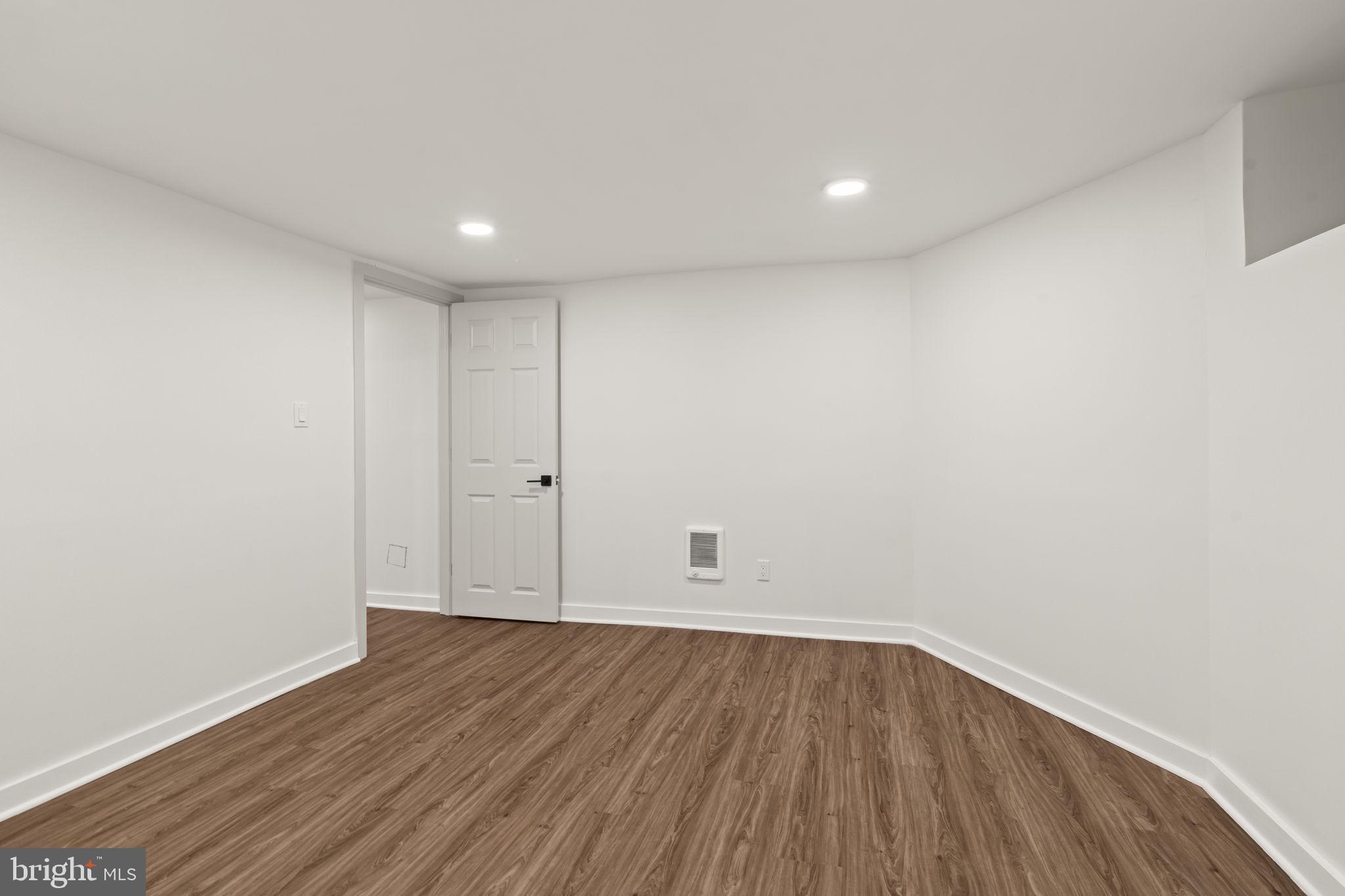 NORTHWOOD - Residential