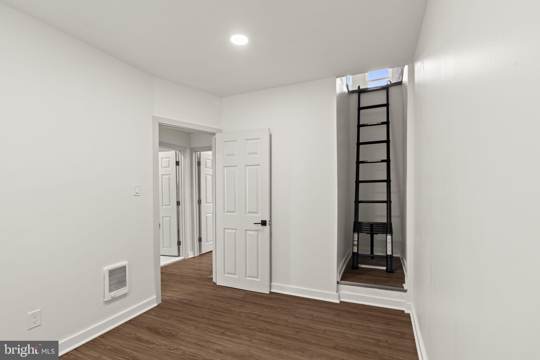 NORTHWOOD - Residential