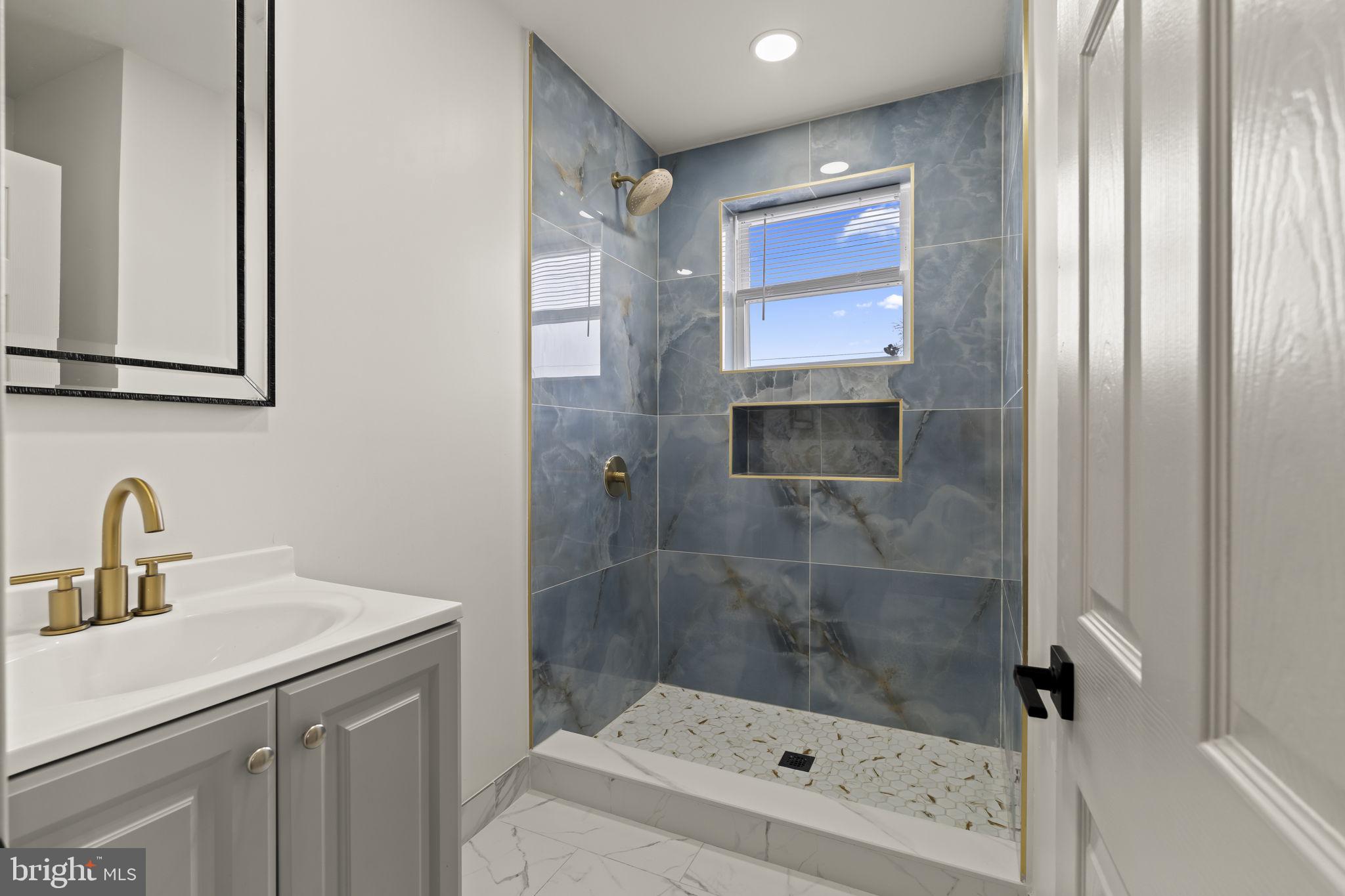 NORTHWOOD - Residential