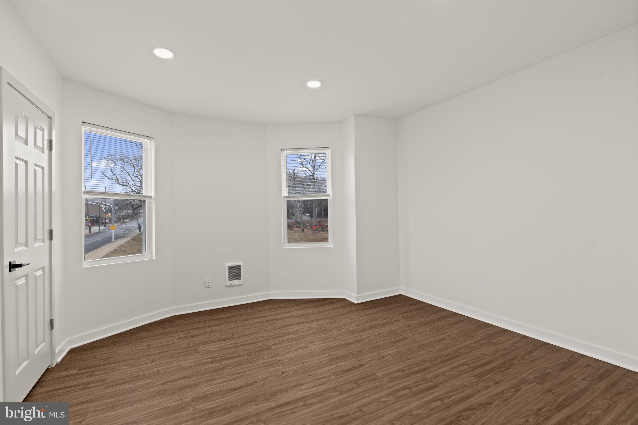 NORTHWOOD - Residential