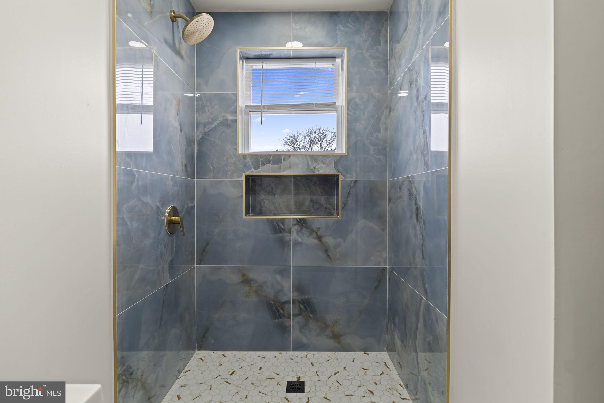 NORTHWOOD - Residential