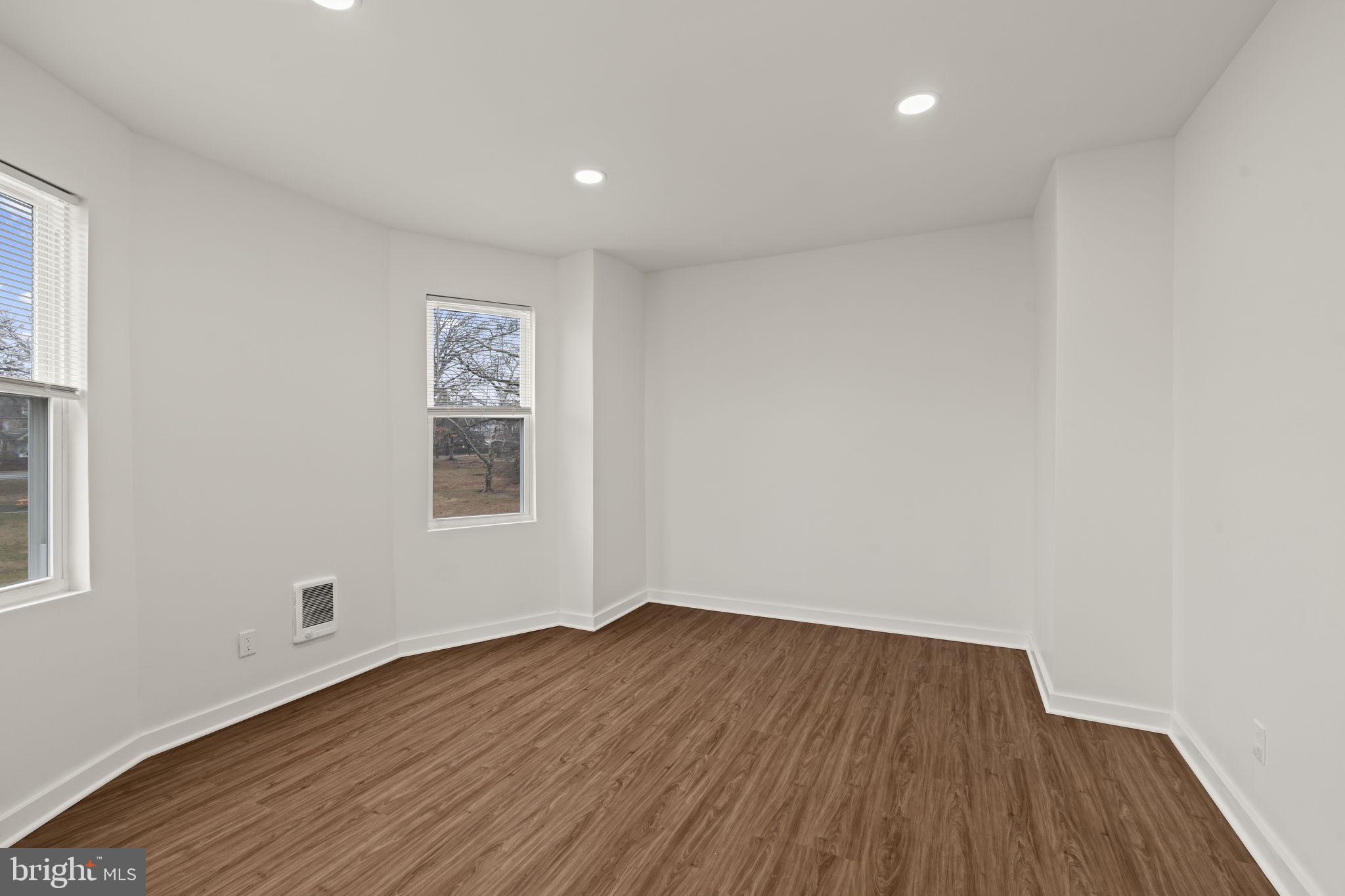 NORTHWOOD - Residential