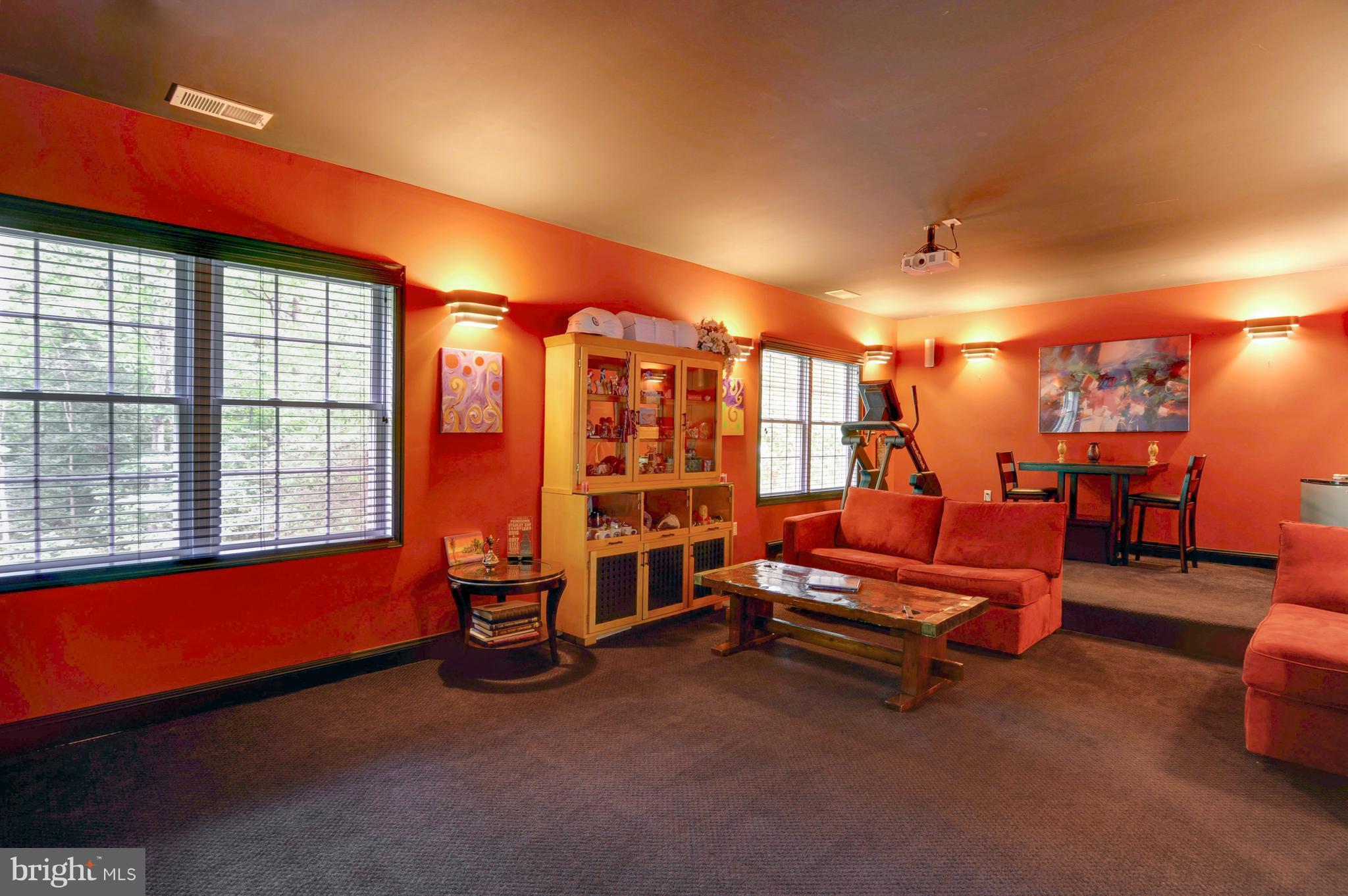 WHITE PLAINS - Residential