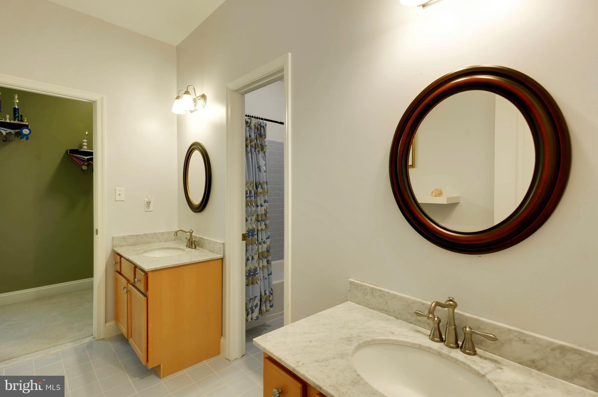 WHITE PLAINS - Residential