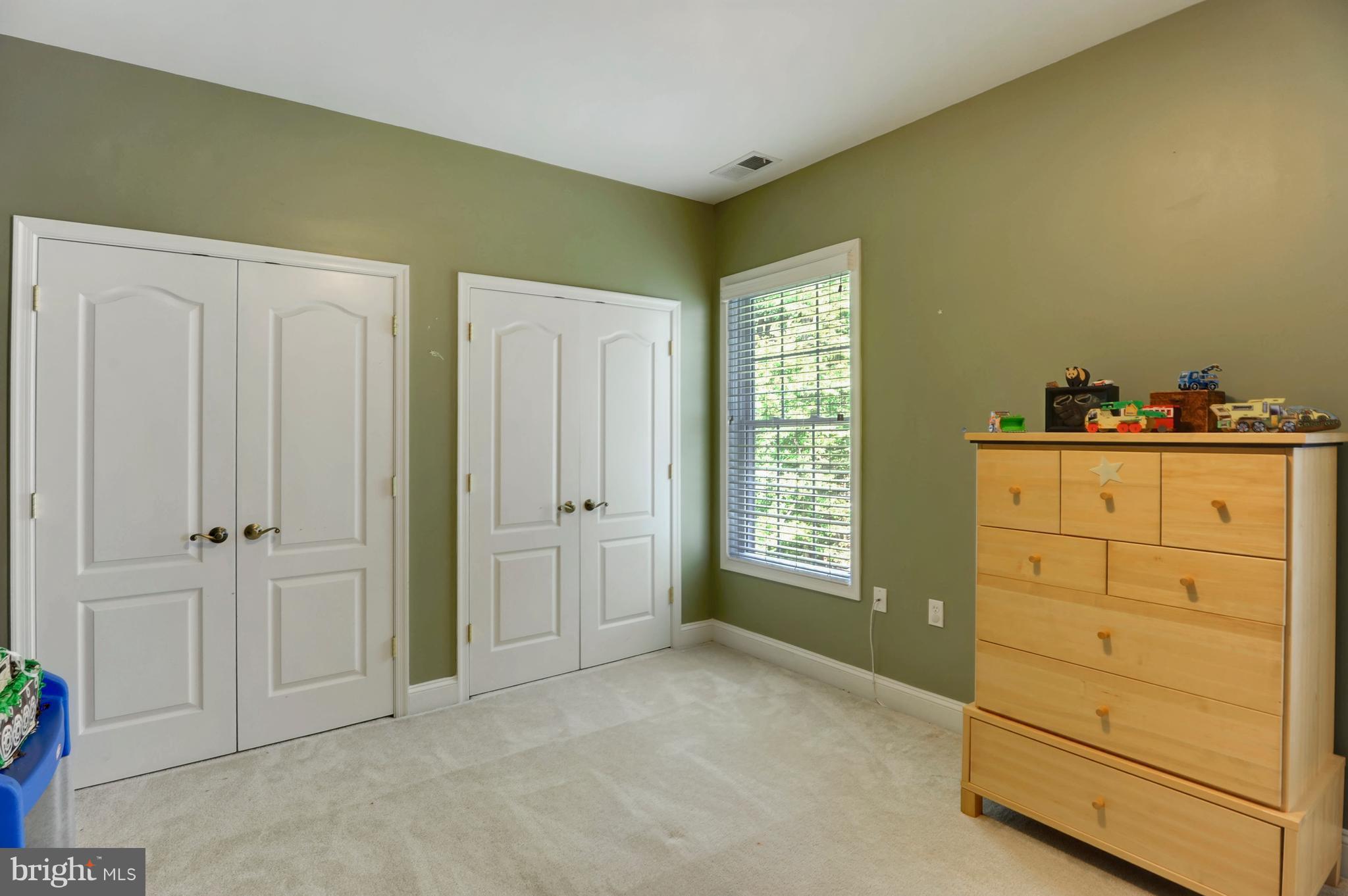 WHITE PLAINS - Residential