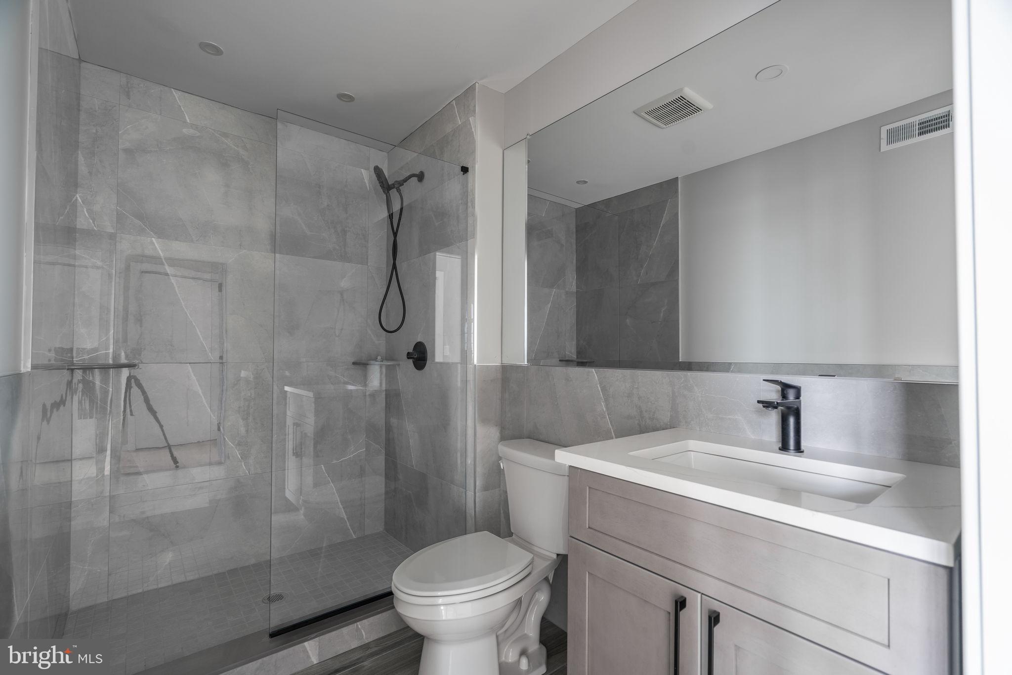 GRADUATE HOSPITAL - Residential Lease