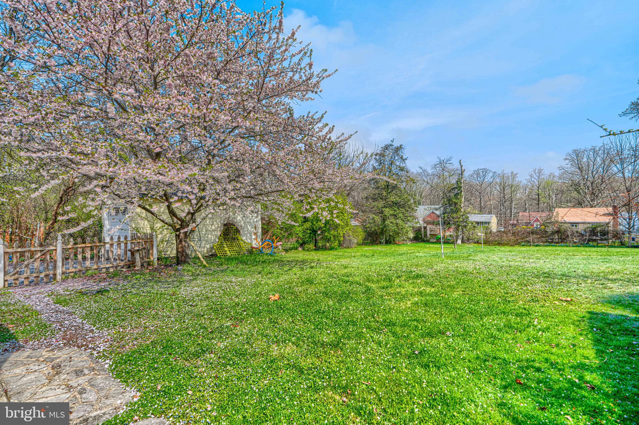 HILLENDALE PARK - Residential