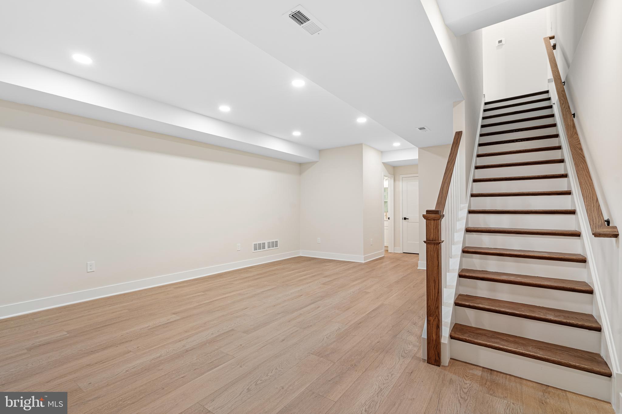 NEWTOWN ESTATES - Residential