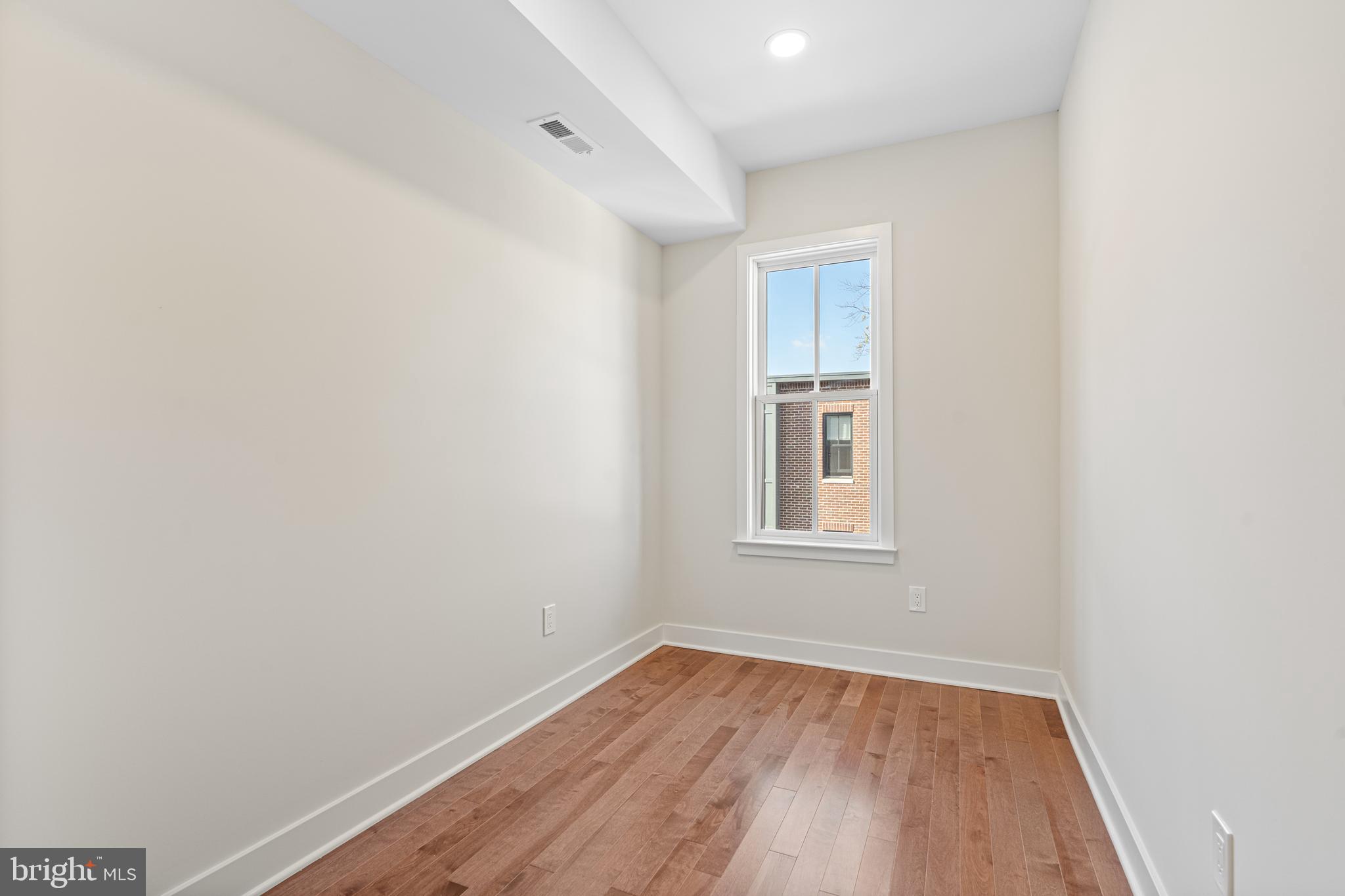 NEWTOWN ESTATES - Residential