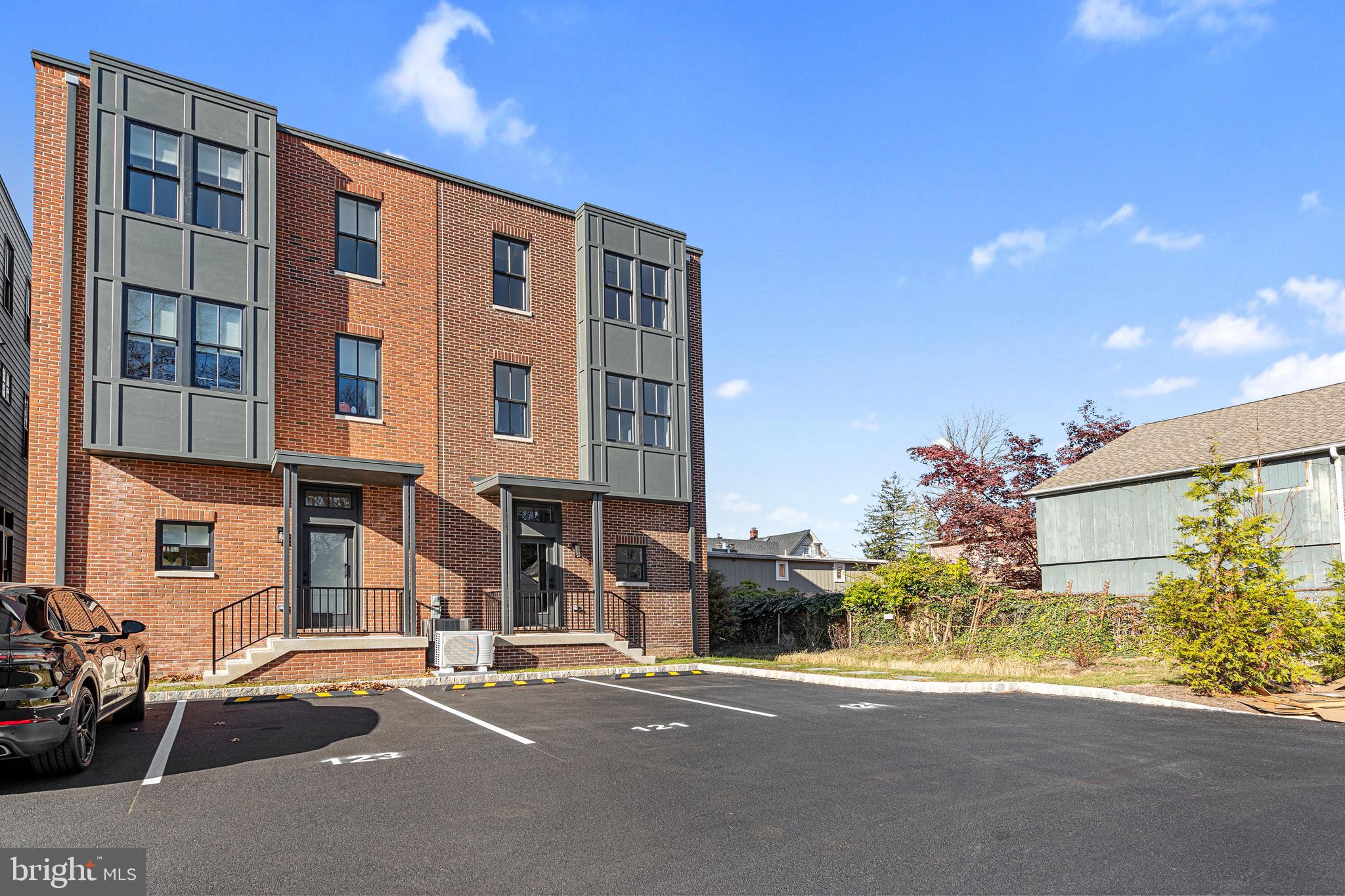 NEWTOWN ESTATES - Residential