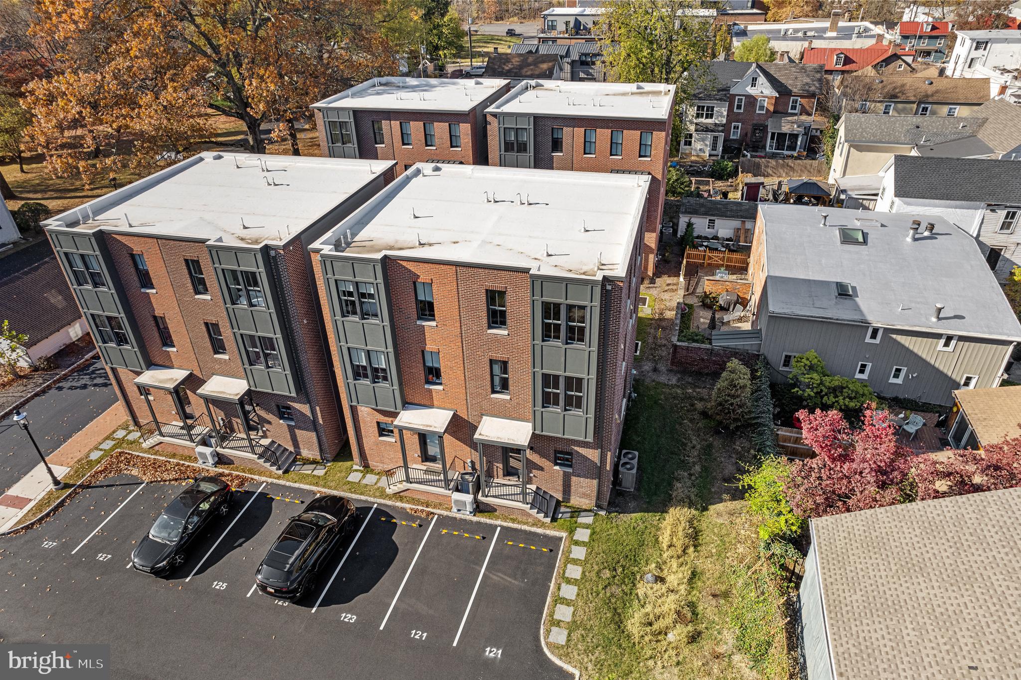 NEWTOWN ESTATES - Residential