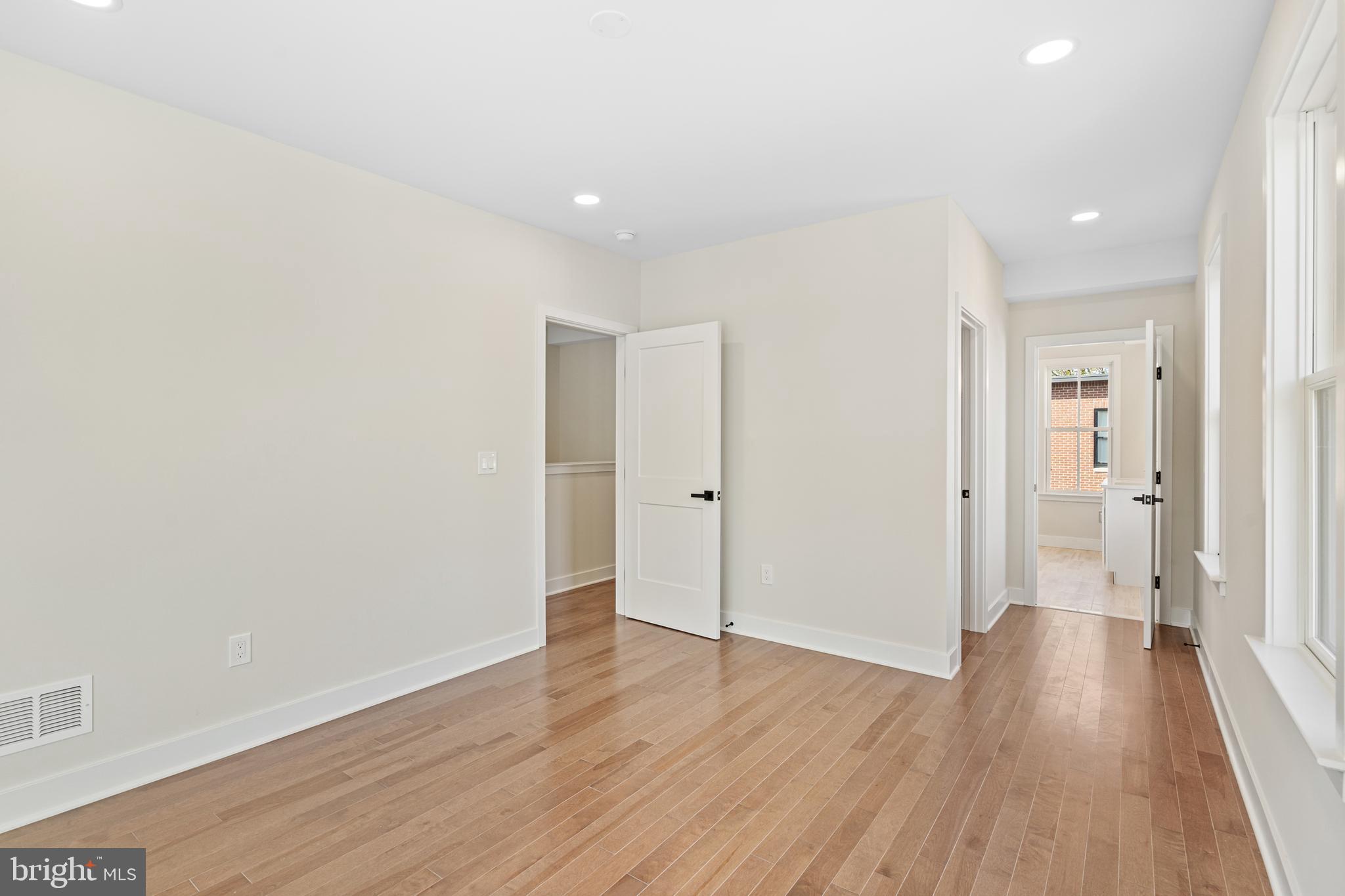 NEWTOWN ESTATES - Residential