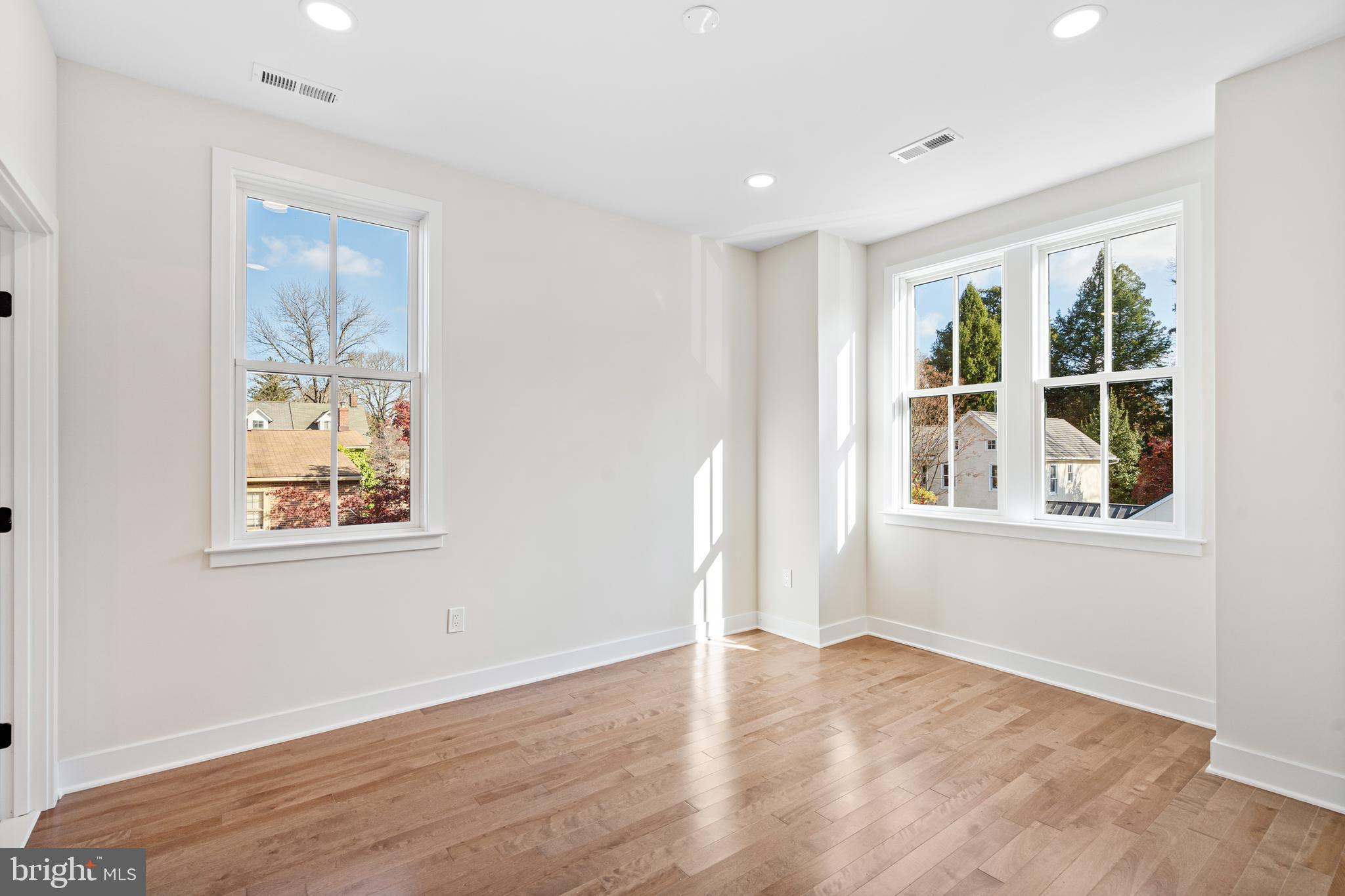 NEWTOWN ESTATES - Residential