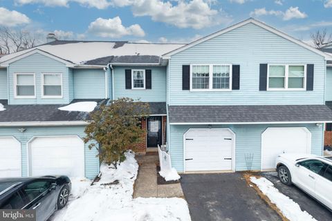 Townhouse For Sale - 227 Jonathan Drive<br/> NORTH WALES, PA 19454